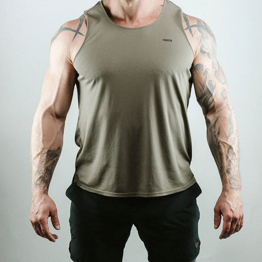 Set Point™ LW Crest Tank Top. A performance-first garment made for tactical athletics.