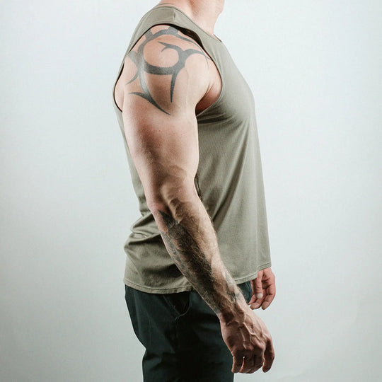 Set Point™ LW Crest Tank Top. A performance-first garment made for tactical athletics.